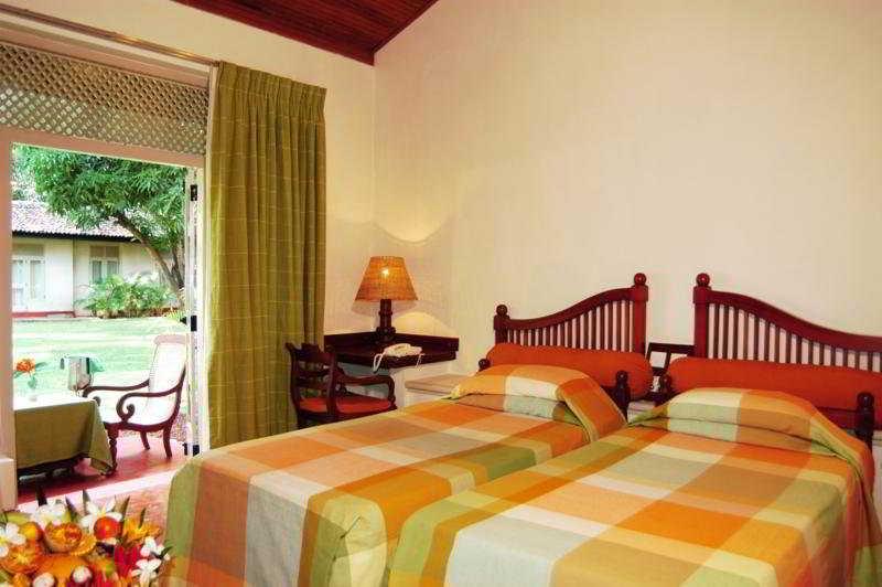 Hotel Sigiriya Phòng bức ảnh A room at the hotel