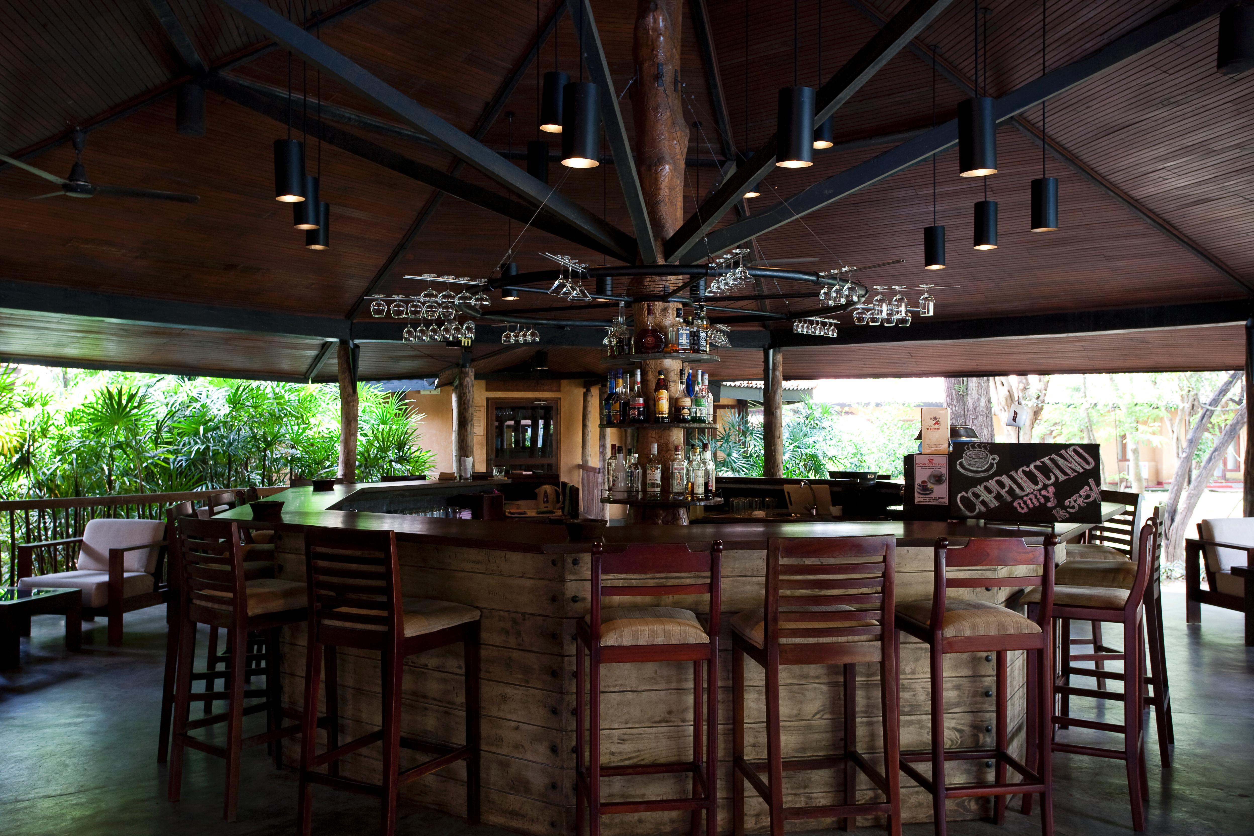 Hotel Sigiriya Ngoại thất bức ảnh The bar at the restaurant