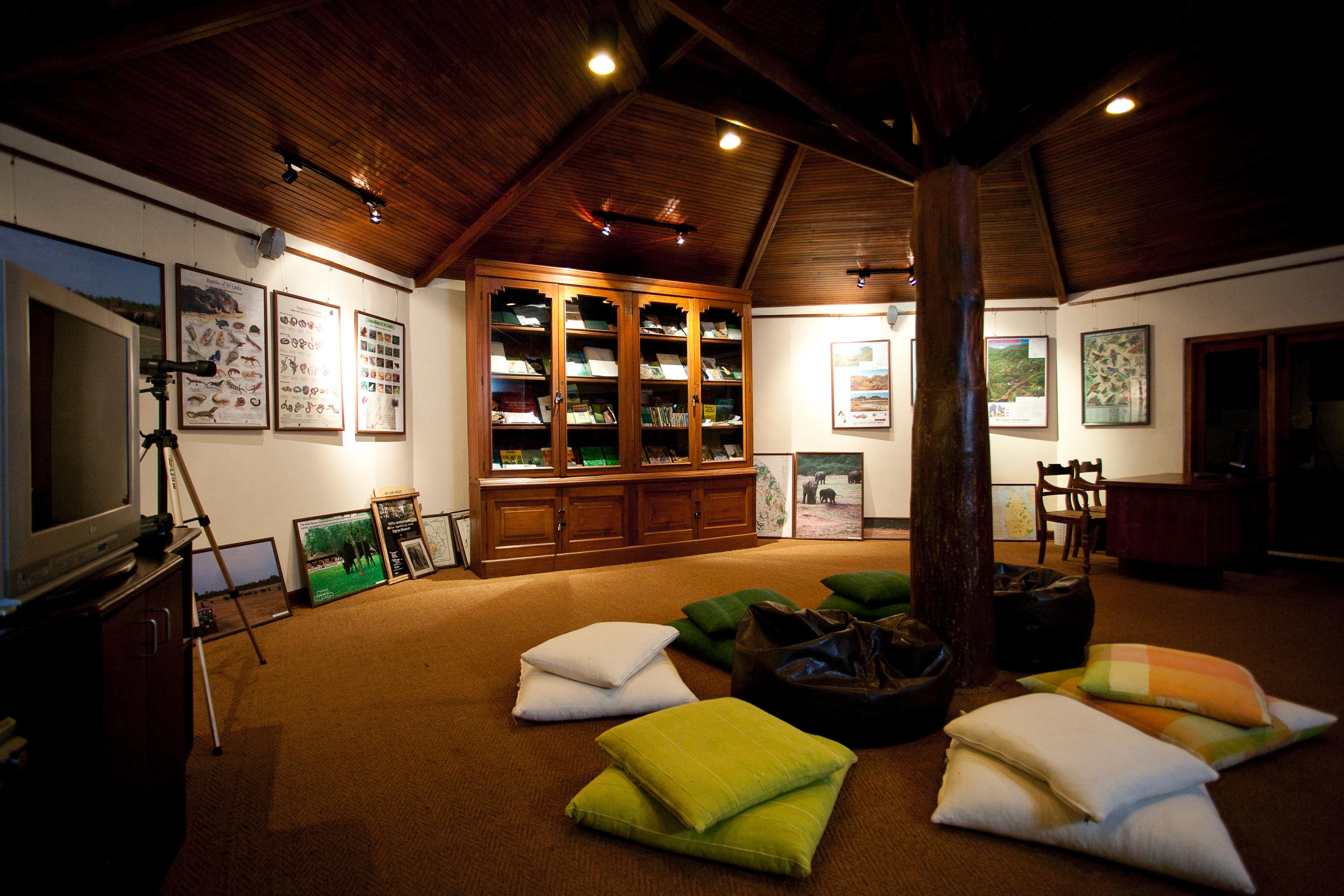 Hotel Sigiriya Ngoại thất bức ảnh The interior of the visitor centre