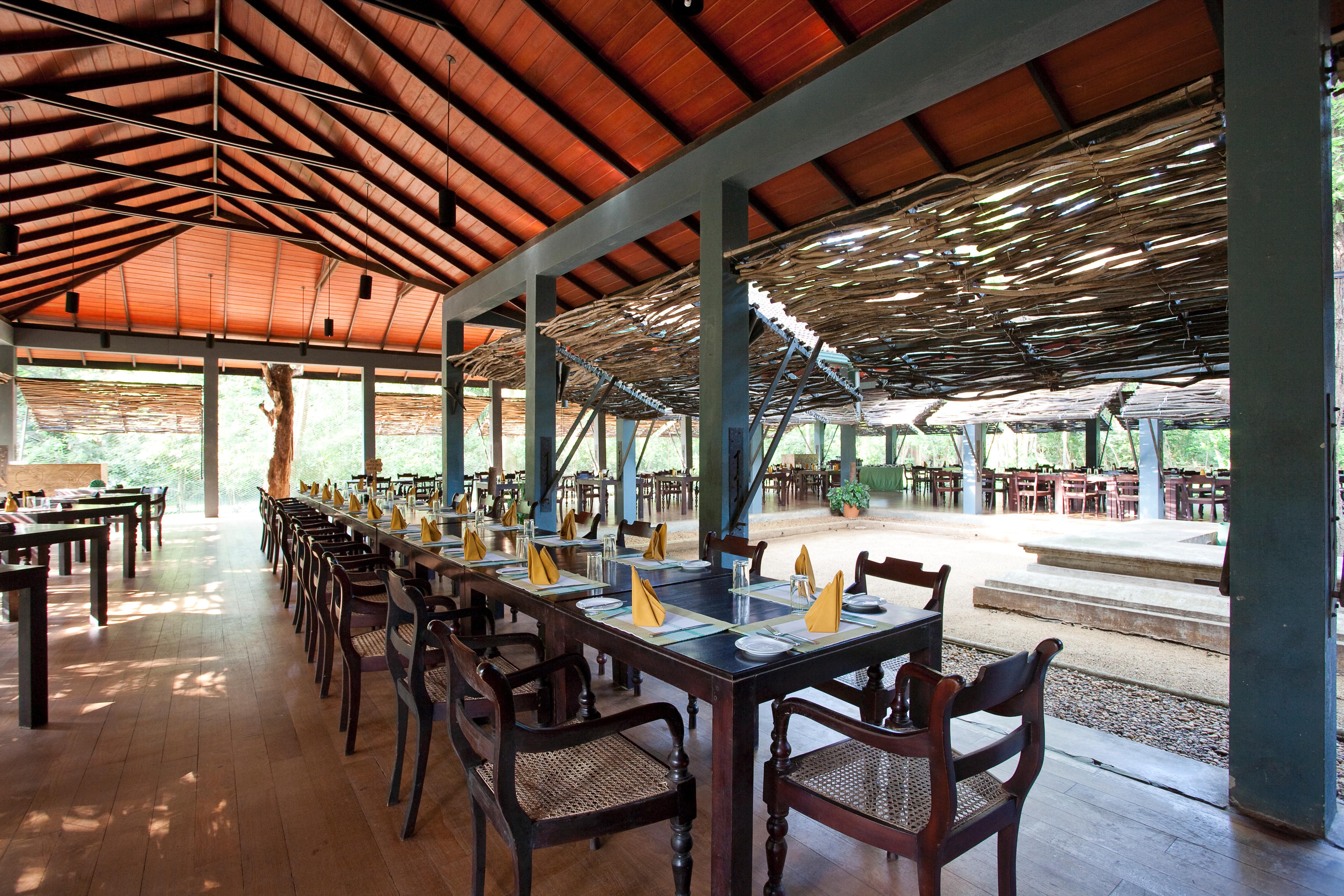 Hotel Sigiriya Ngoại thất bức ảnh The dining room at the restaurant